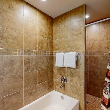 Old Manor - Unit A Santa Fe